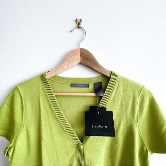 Liz Claiborne Silk Knit Green Top V-Neck Short Sleeved Button Up Women's M NWT - Picture 3 of 8